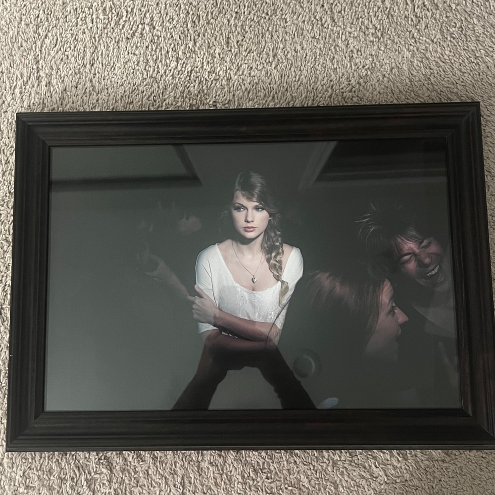 “STORY OF US” TAYLOR SWIFT FRAMED PICTURE
